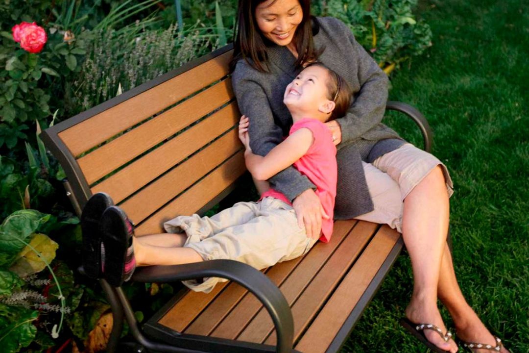 Скамья-качалка Lifetime Орех