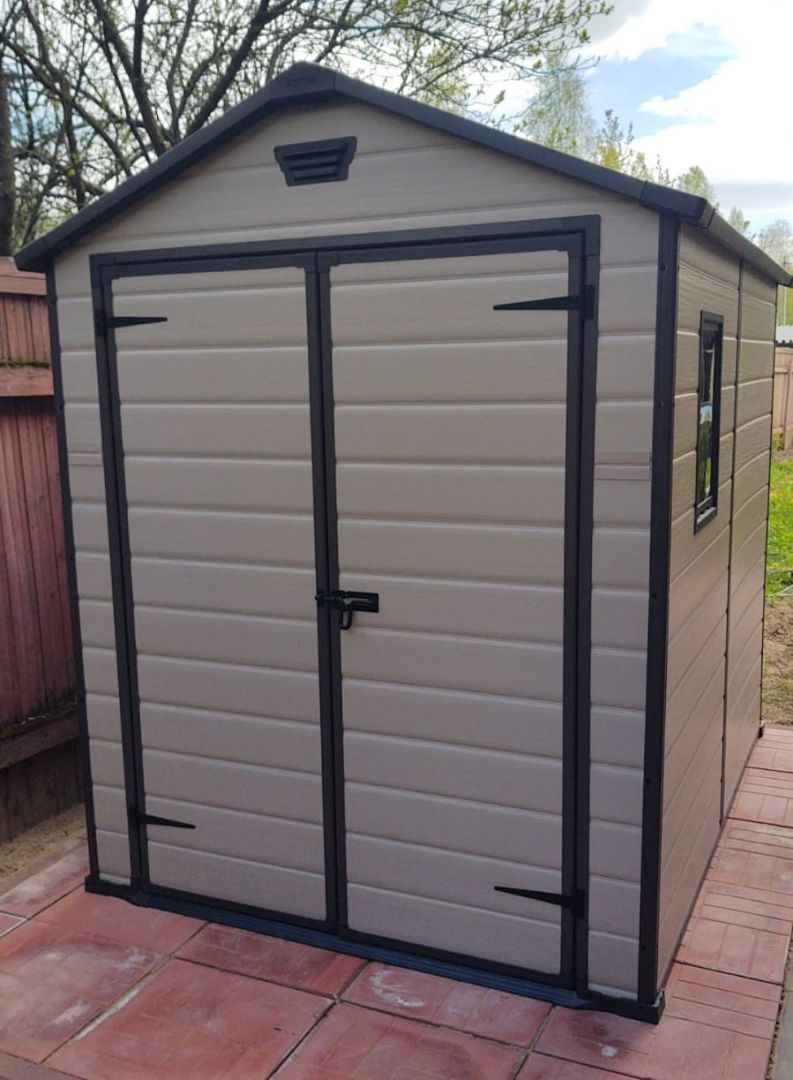 Пластиковый сарай Манор 6x8DD бежевый