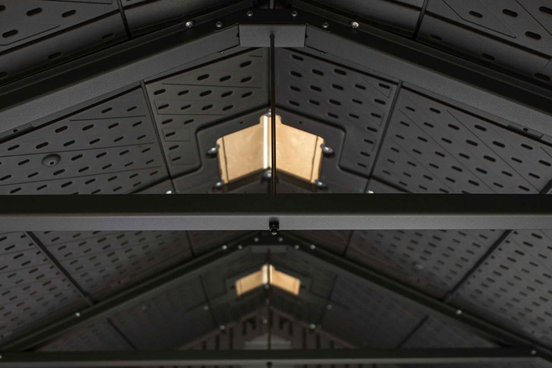 Сарай пластиковый WoodLook 8*7.5